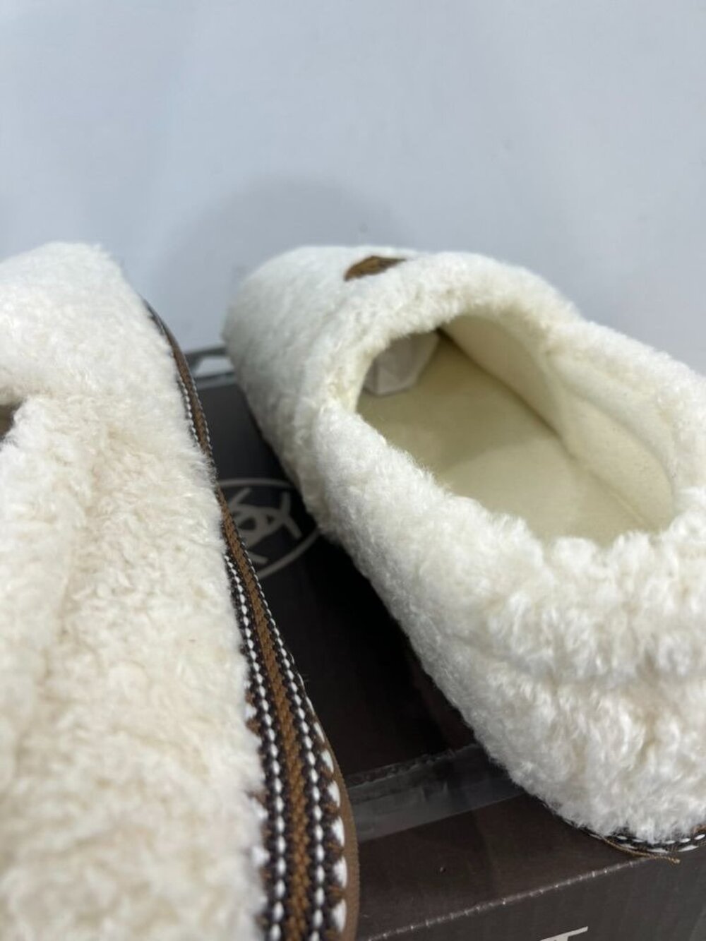 Ariat Women's Snuggle Slippers Appaloosa XL (9.5-10.5) #2271-101 New - Picture 6 of 9